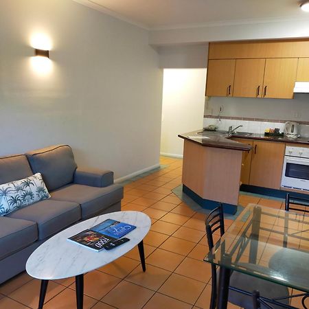 Mid City Luxury Suites Cairns Exterior foto