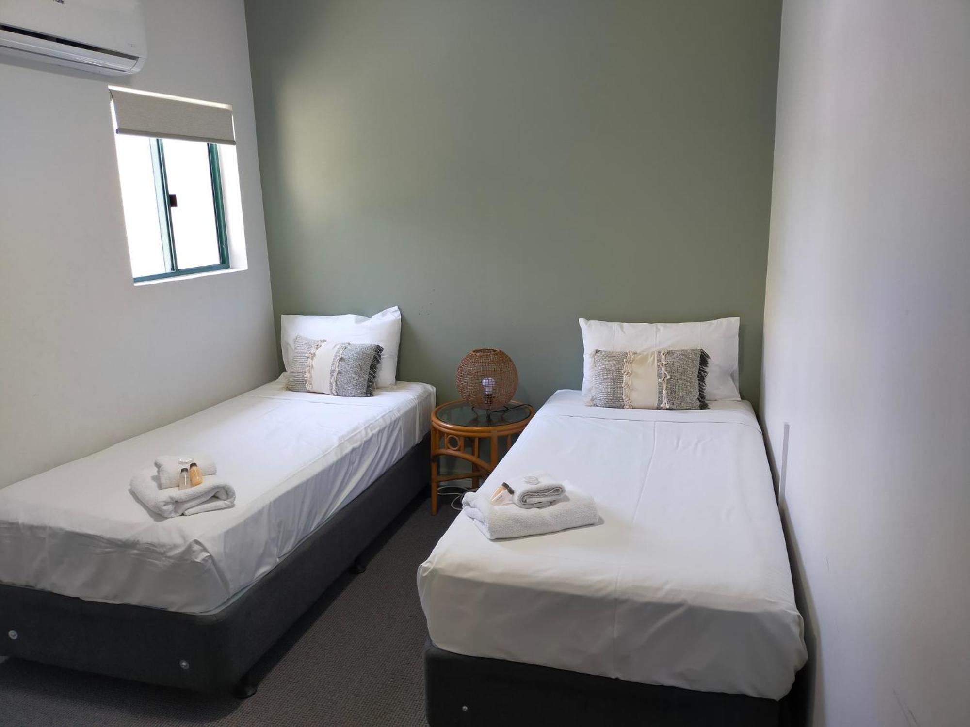 Mid City Luxury Suites Cairns Exterior foto