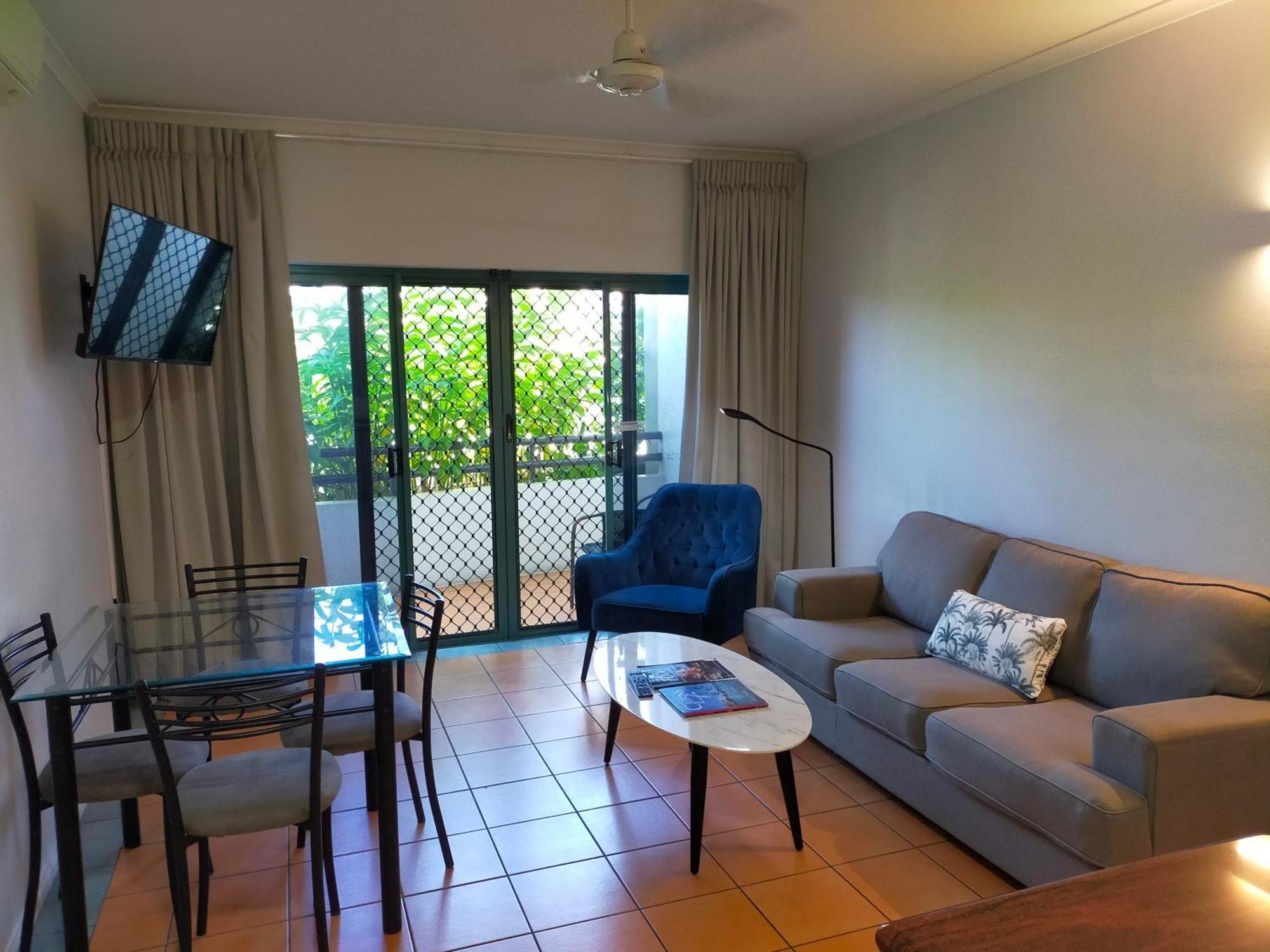 Mid City Luxury Suites Cairns Exterior foto