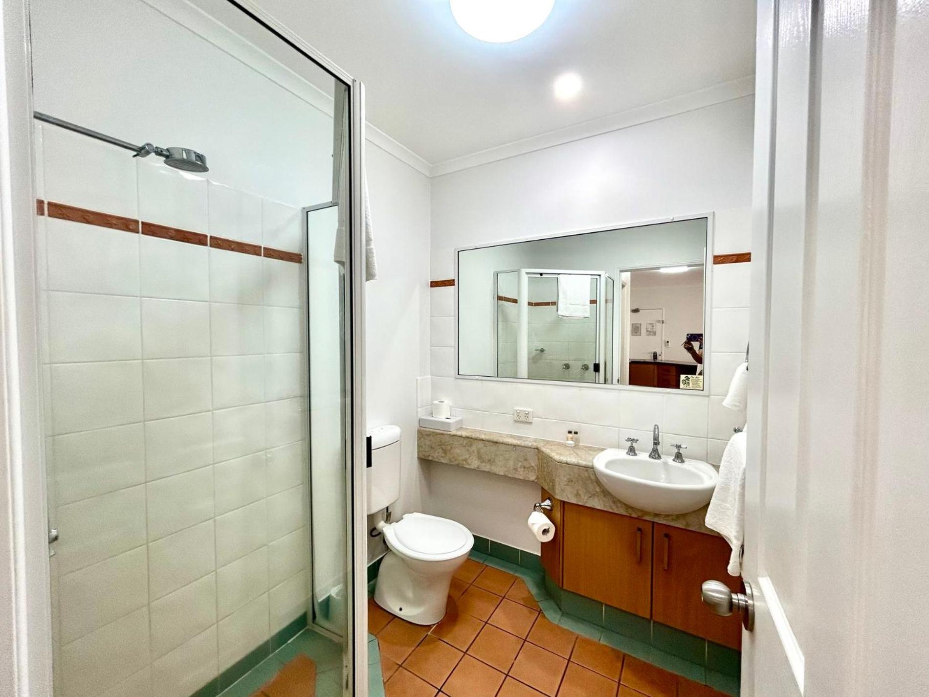 Mid City Luxury Suites Cairns Exterior foto