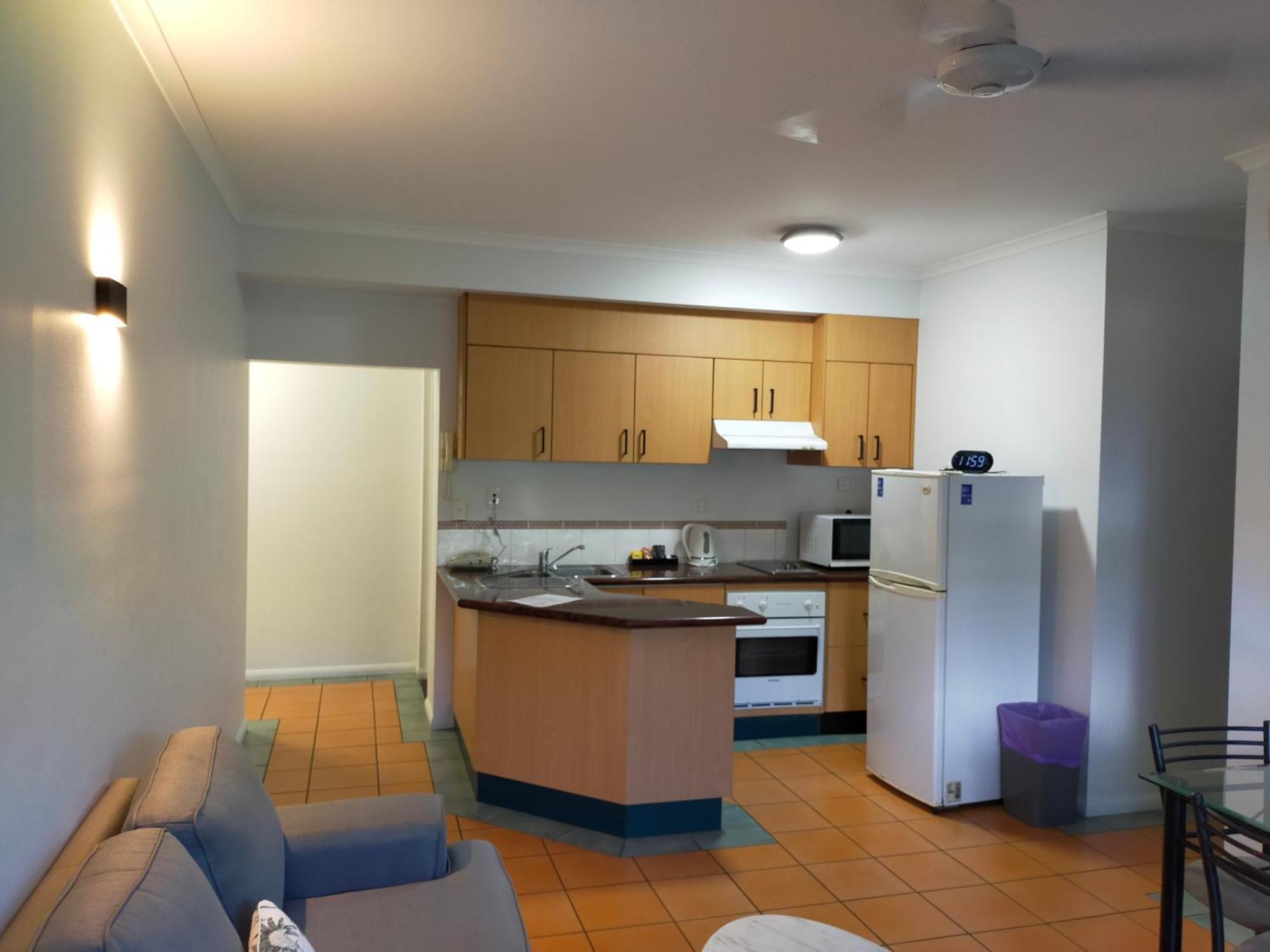 Mid City Luxury Suites Cairns Exterior foto