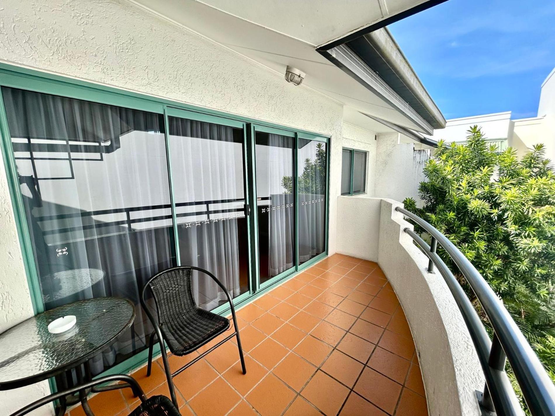 Mid City Luxury Suites Cairns Exterior foto